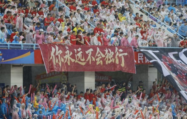 人民日报：“苏超”的对立面不是国足，两者应该互为撑持
