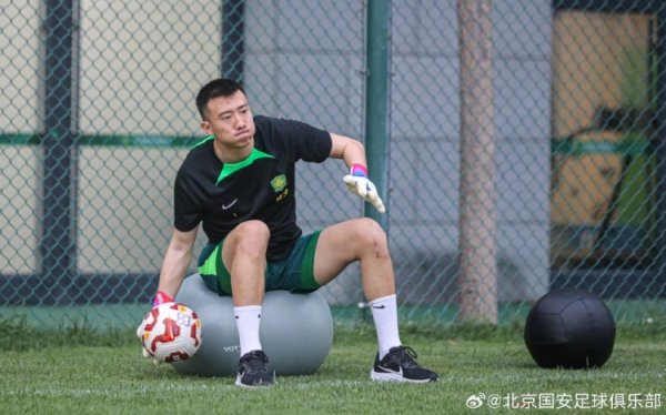 1号韩佳奇重返练习  场