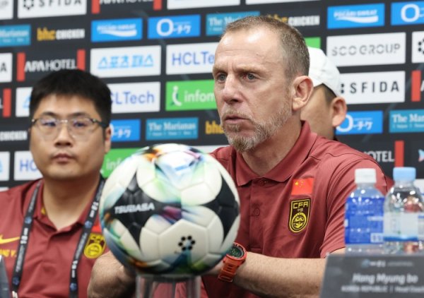 马德兴国青队观察：缺少“王钰栋”这样的尖子球员 各位置较均衡