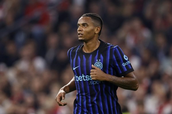 阿坎吉坐稳国米主力位置，瑞士主帅：他有自信有能力效力任何球队