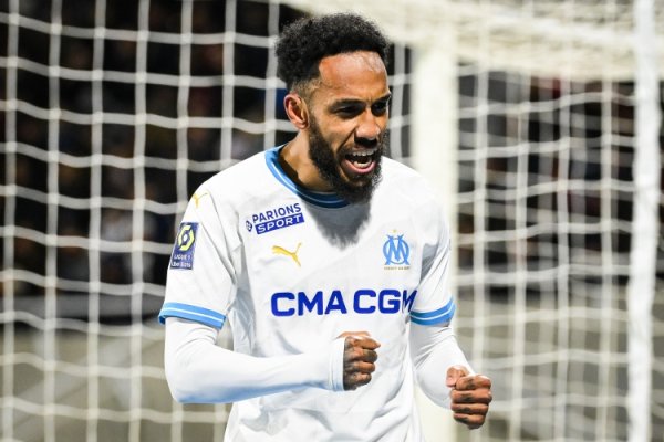 马赛半场3球领跑  阿贾克斯，队史第4次在欧冠半场取得3球优