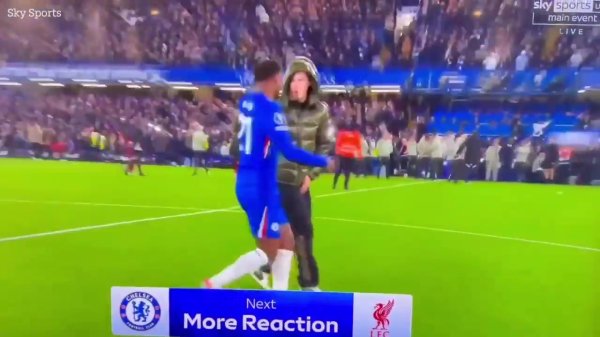 伤势加重😅哈托赛后庆祝飞撞帕尔默，球迷：他要多伤一个月了