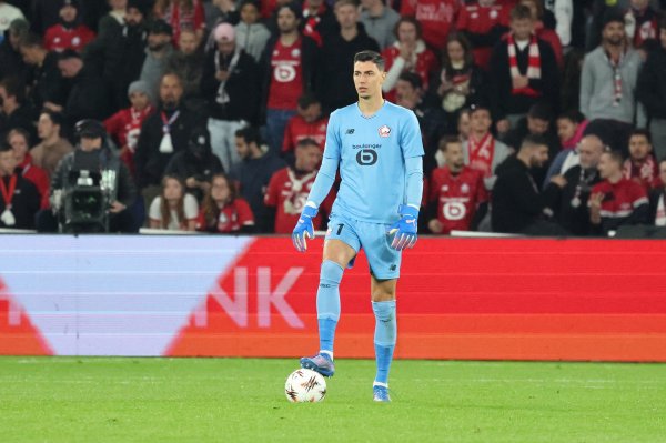 擅自离开国家队！队报：土耳其守门员厄泽尔可能面临一年的禁赛处