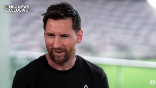 2年前迈阿密首秀定位球致胜球  ！梅西：那刻是上帝为我准备好