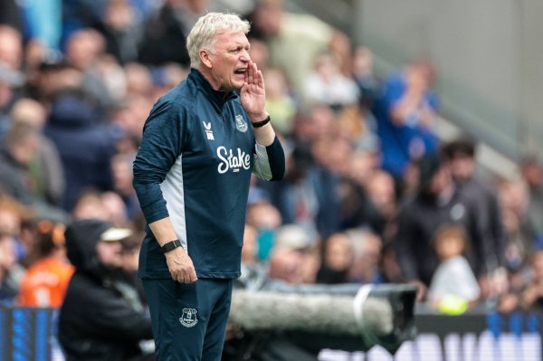 莫耶斯：任意球防卫  让我们功亏一篑，得分  被吹是正确判决