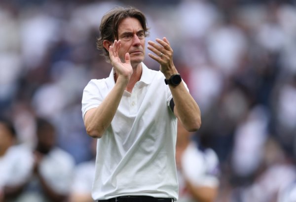 弗兰克：库杜斯能否出战曼联不确定 西蒙斯仍有很多提升空间