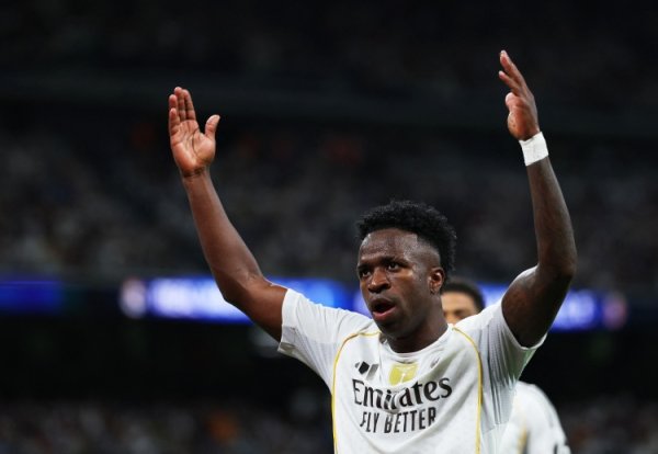 TA：维尼修斯感觉阿隆索对他不公正   巴尔韦德更想踢中场球