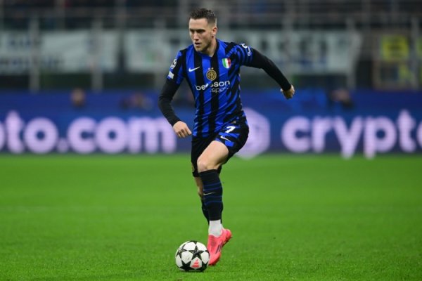 泽林斯基：国米在领跑  之后应该踢得更好，我的得分  来自助教的建议