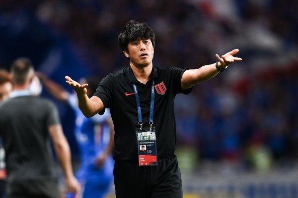 马德兴：蓉城辛辛苦苦差不多一赛季，就因两次错判轻而易举被毁了