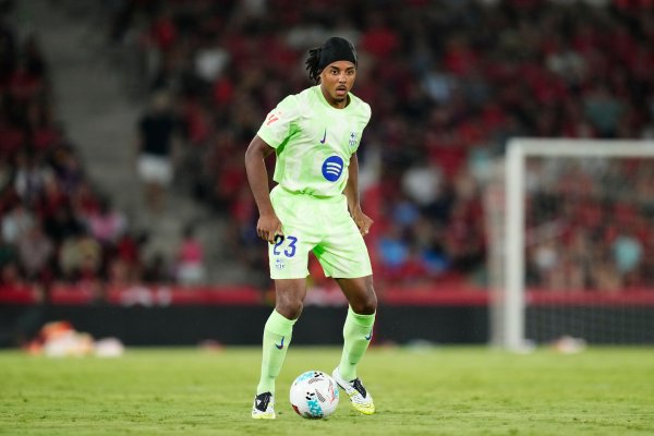 世体：孔德、德容已到各自国家队报道，准备比赛  本月国际赛事